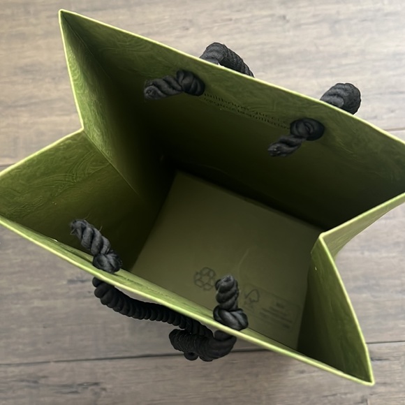 Gucci Gift Bag - Gucci Shopping Bag - Gucci Bag - Picture 3 of 3